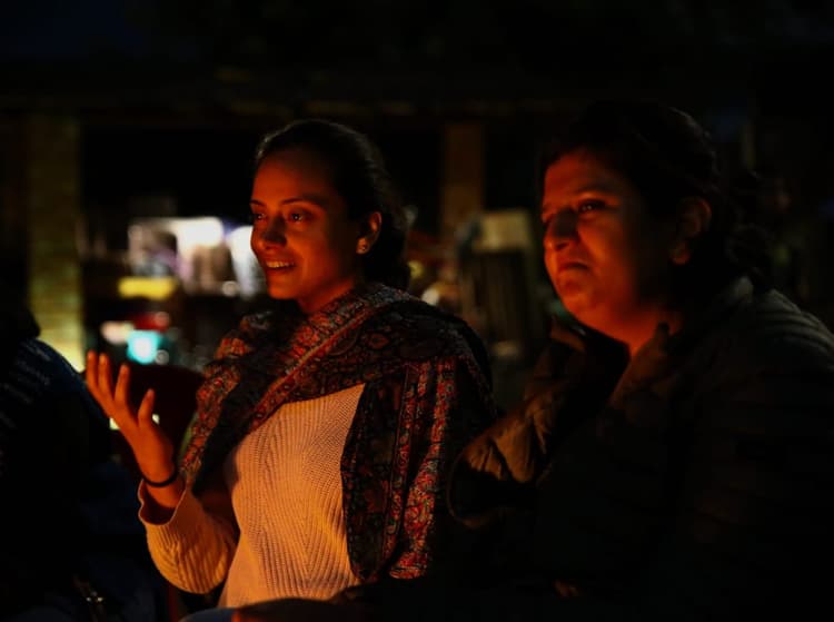 Happy Vibe, evening bonefire with sunset